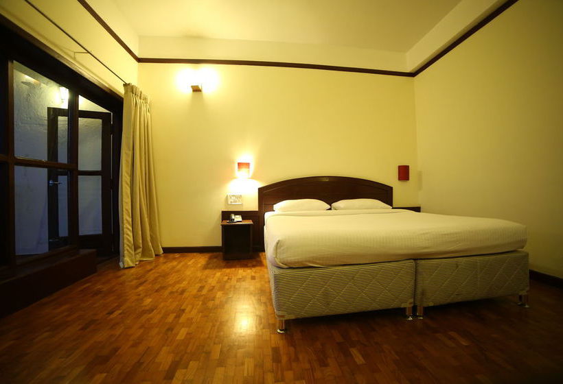 Hotel Ayurcounty Chancellor Resorts Kerala