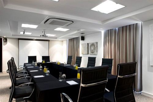 Manhattan Suites & Conference 14