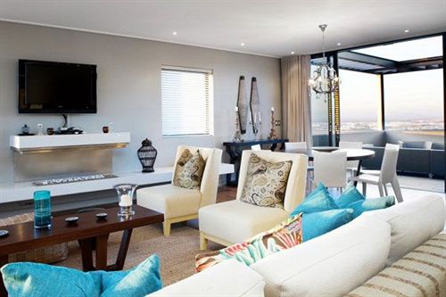 Manhattan Suites & Conference 16