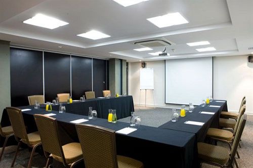 Manhattan Suites & Conference 19