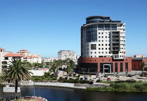 Manhattan Suites & Conference 9