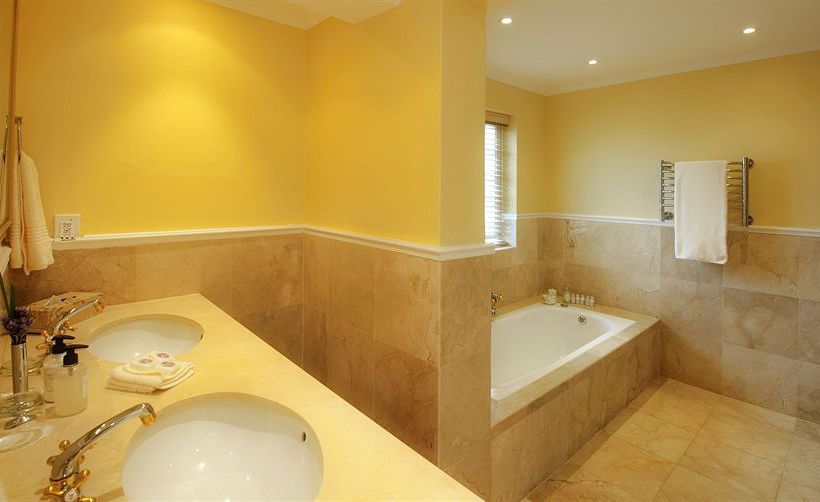 Pension The St James Manor & Seaforth