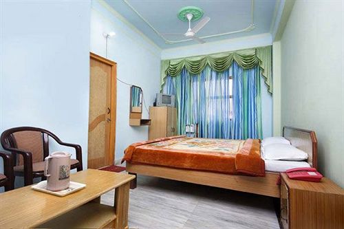 Hotel Raj Bed & Breakfast 1