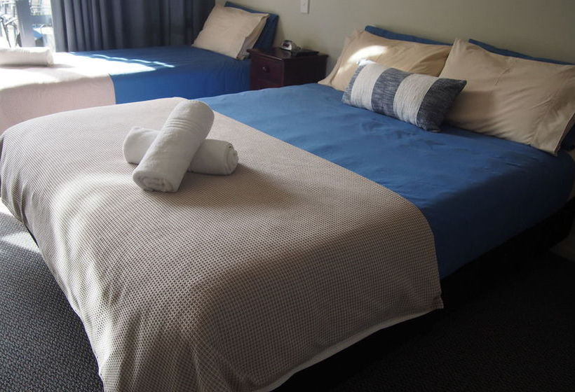 Linkwater Motel & Flashpackers 10