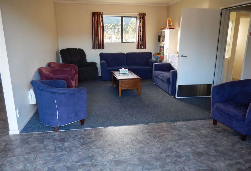 Linkwater Motel & Flashpackers 3