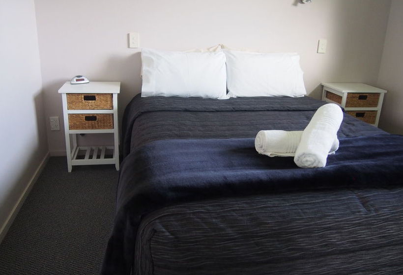 Linkwater Motel & Flashpackers 4