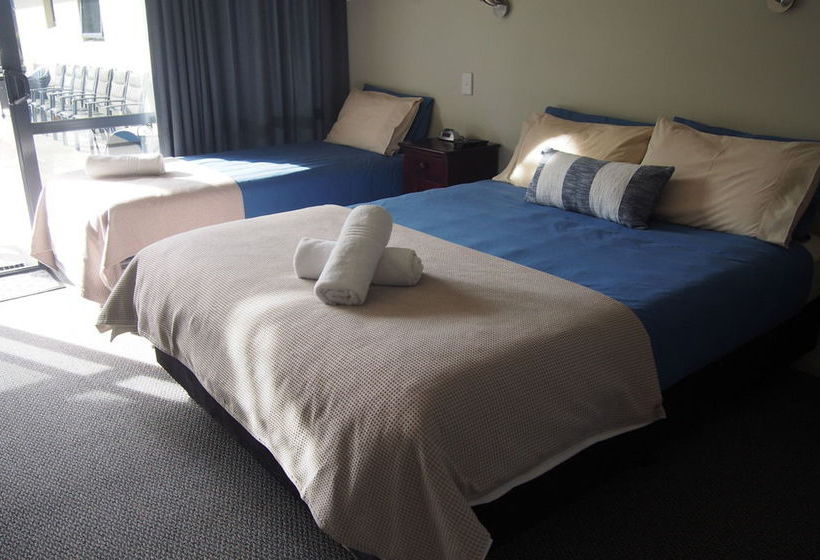 Linkwater Motel & Flashpackers 7