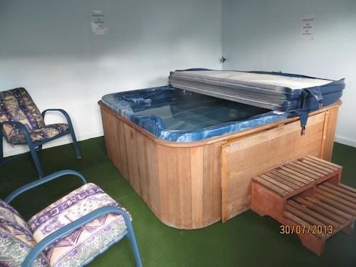 Central Court Motel 12