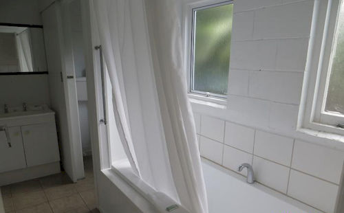 Central Court Motel 7