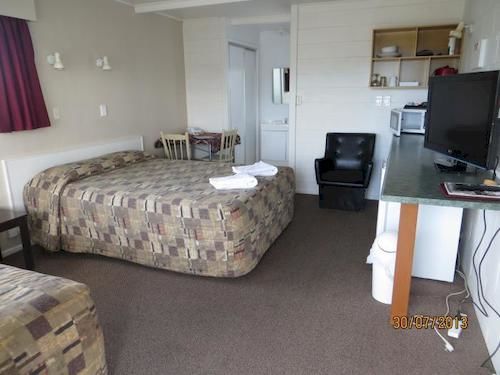 Central Court Motel 9