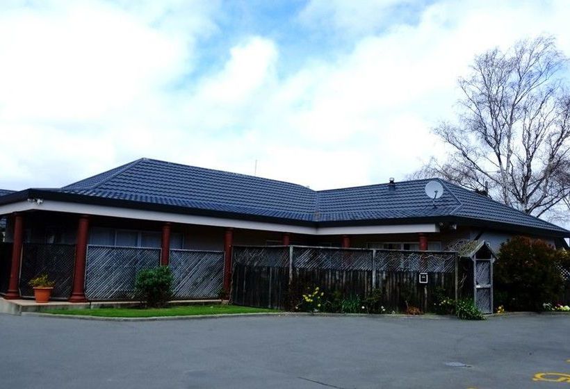 Airport Birches Motel 10