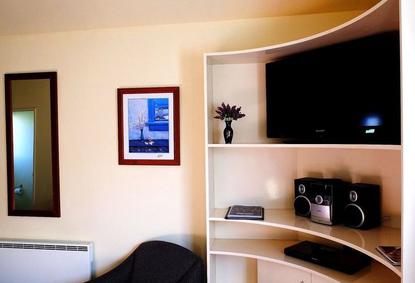 Airport Birches Motel 13