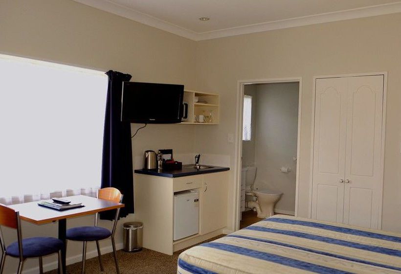 Airport Birches Motel 14