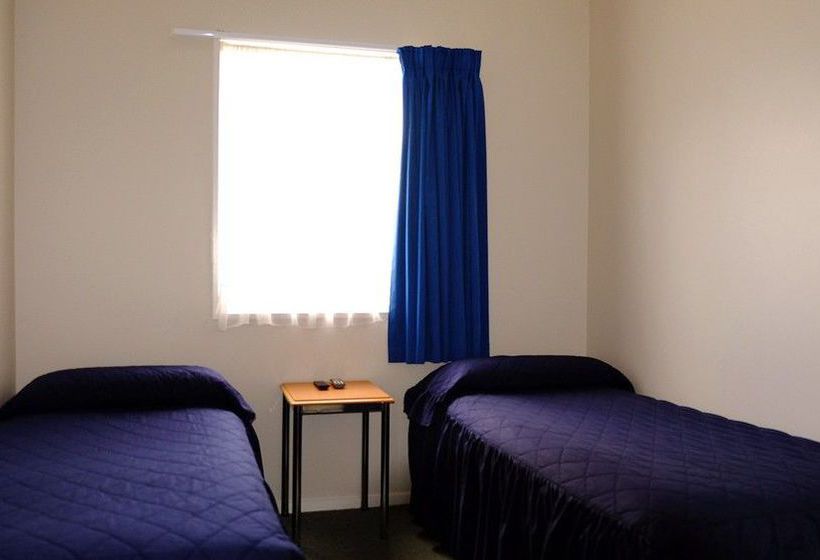 Airport Birches Motel 15