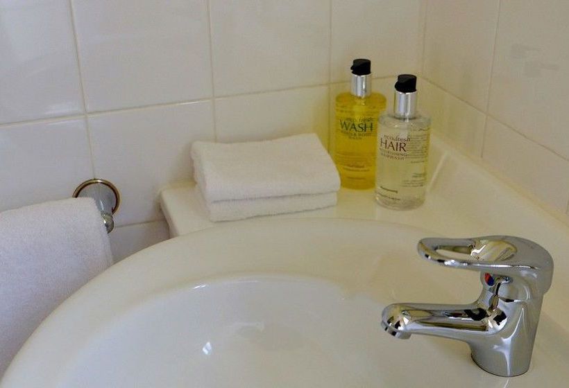 Airport Birches Motel 18