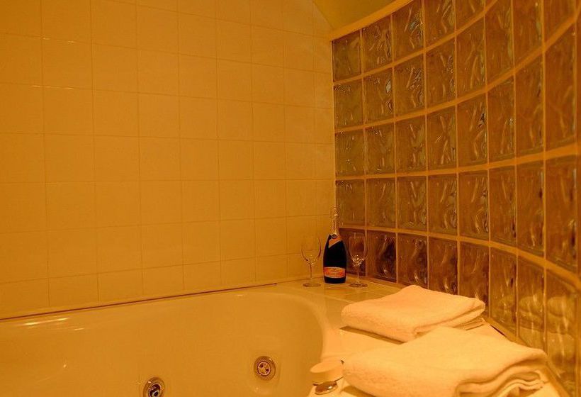 Airport Birches Motel 6