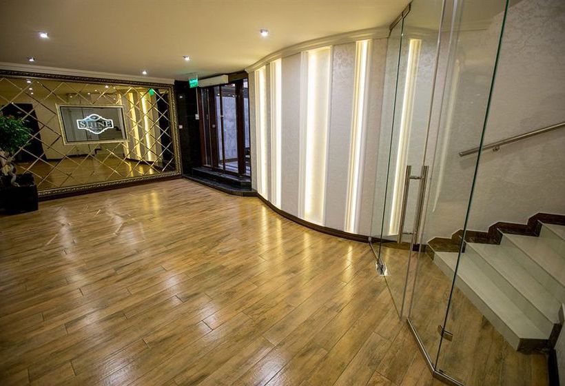 Hôtel Shine House 13