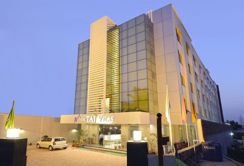 Hotel The Taj Vilas 2