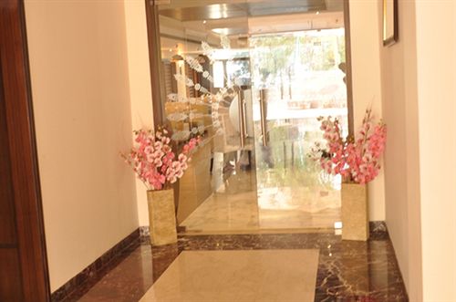 Hotel The Taj Vilas 5