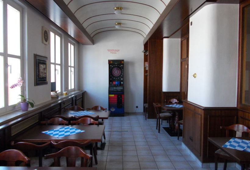 Hotel Im Bahnhof Passau 13
