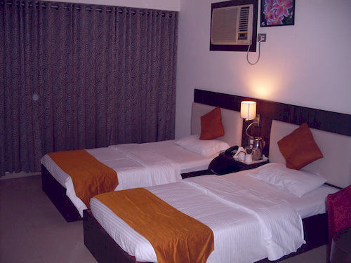 Hotel The Signature Crest Goregaon 3