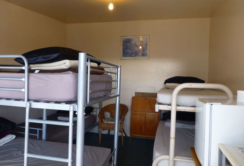 Racecourse Backpackers Hostel 1