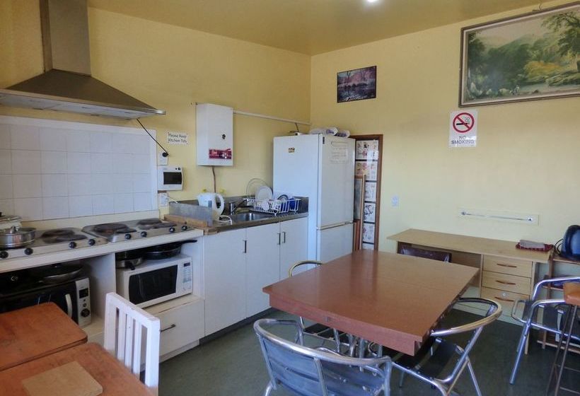 Racecourse Backpackers Hostel 18