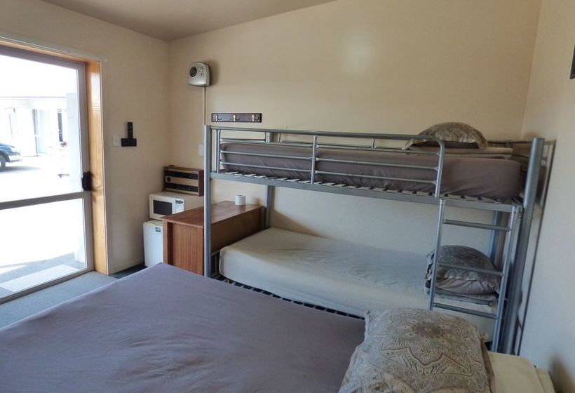 Racecourse Backpackers Hostel 6