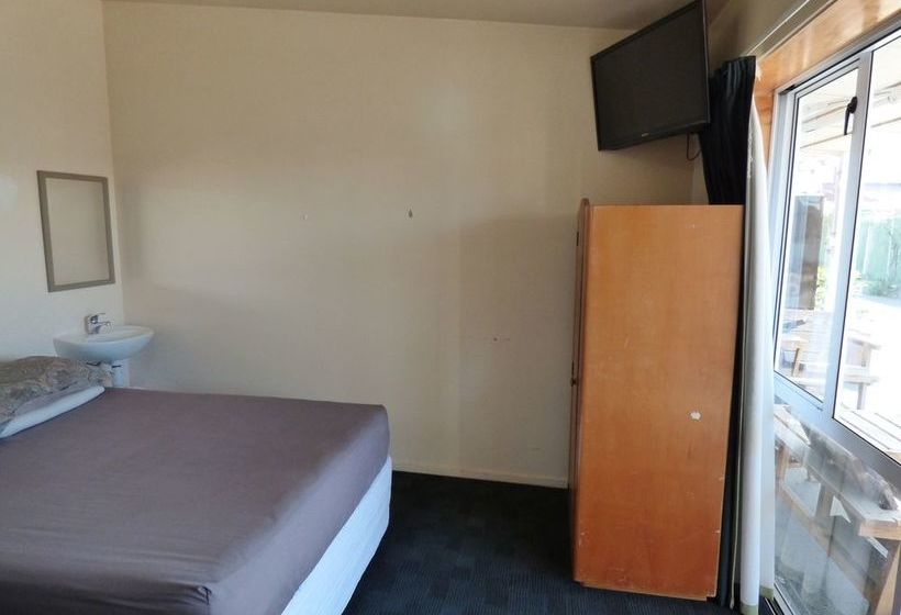 Racecourse Backpackers Hostel 7