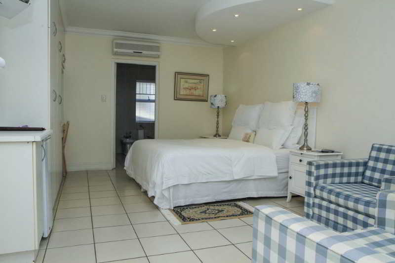 Hotel Gordon's Beach Lodge 1