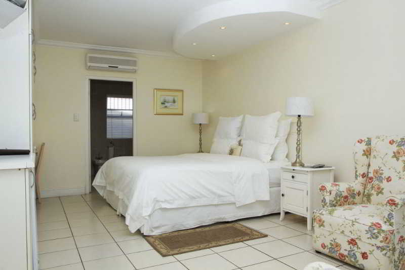 Hotel Gordon's Beach Lodge 2