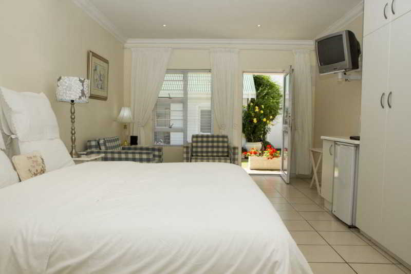 Hotel Gordon's Beach Lodge 6