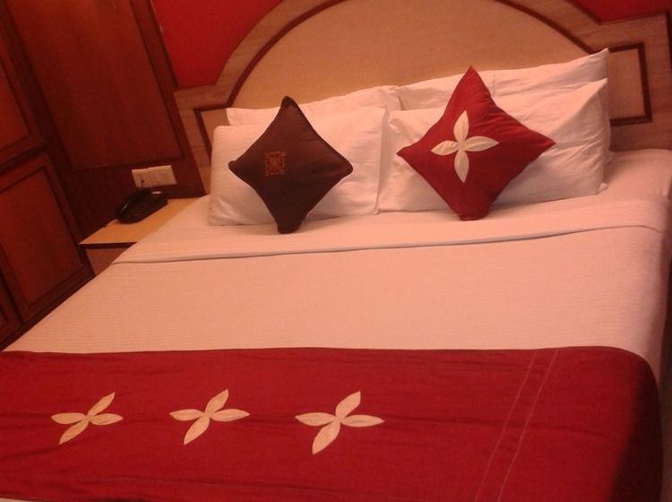 Hotel Kings Corner 18