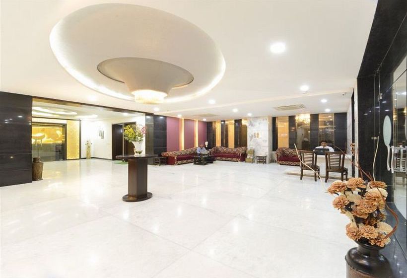 Hotel Crimson Palace 1