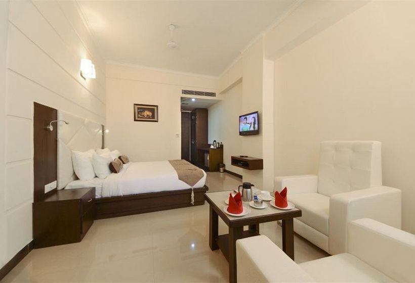 Hotel Crimson Palace 4