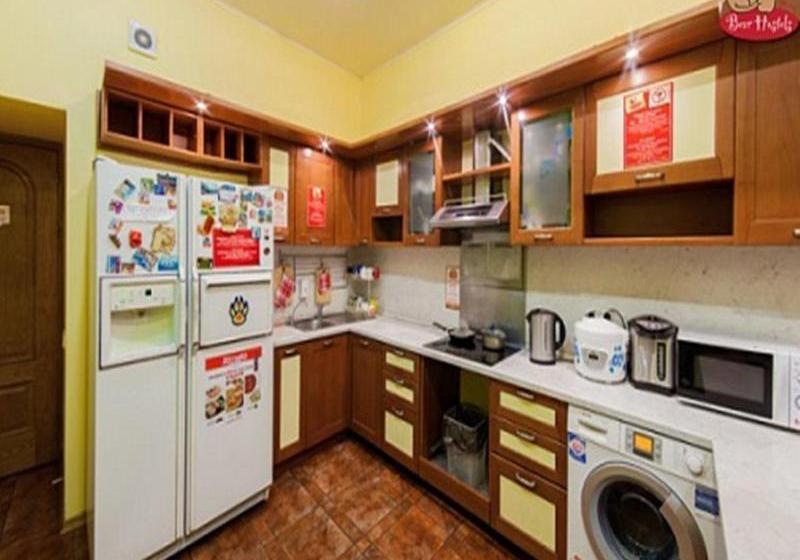 Hotel Bear Hostel On Smolenskaya 1