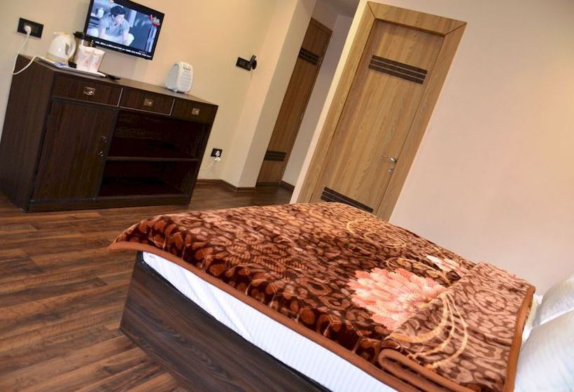 Hotel Jewel of the East 1