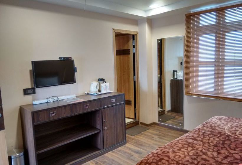 Hotel Jewel of the East 16