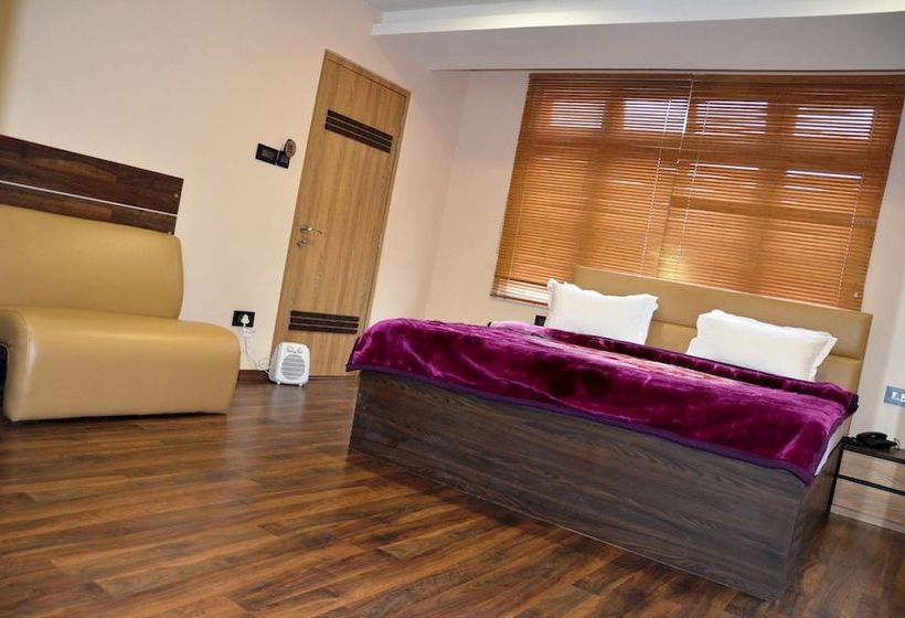 Hotel Jewel of the East 4