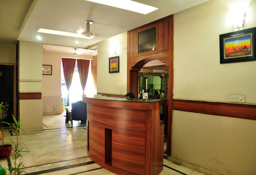 Hotel OYO Rooms Huda City Center 8