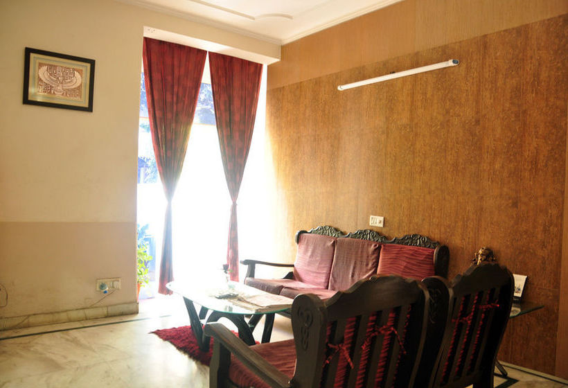 Hotel OYO Rooms Huda City Center 9