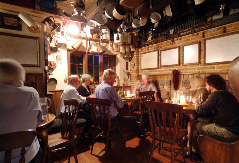 Hotel Honest Lawyer 1