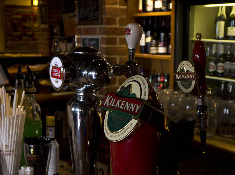 Hotel Honest Lawyer 13