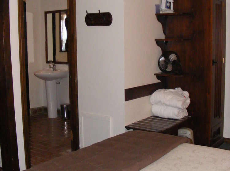 Hotel Honest Lawyer 14