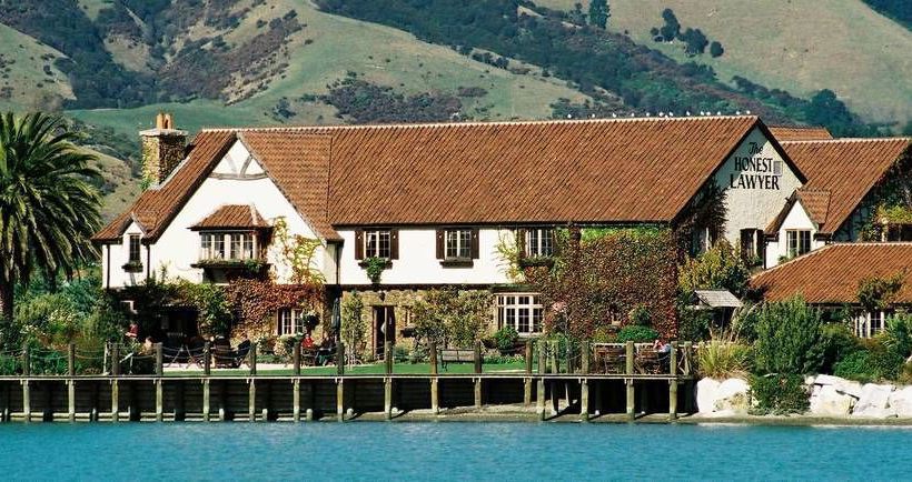 Hotel Honest Lawyer 2