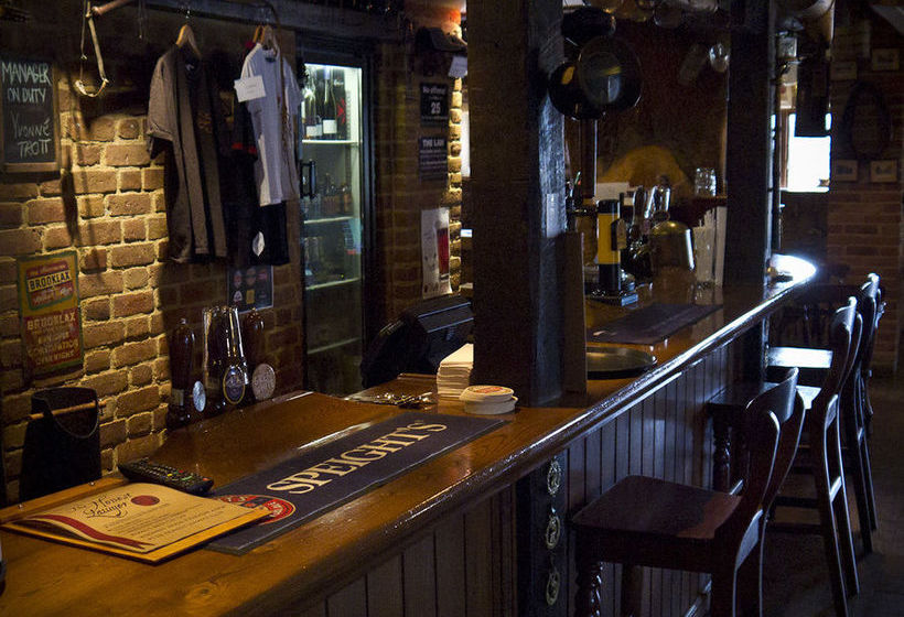 Hotel Honest Lawyer 3