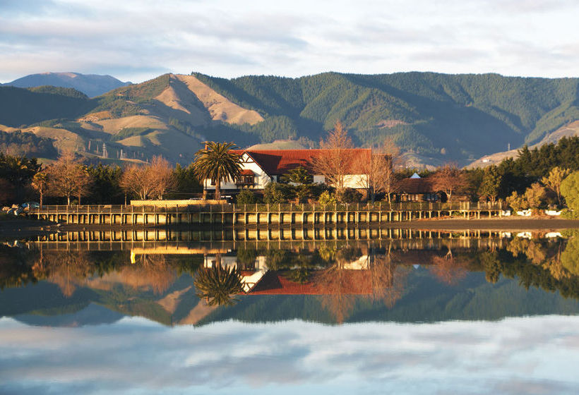 Hotel Honest Lawyer 5