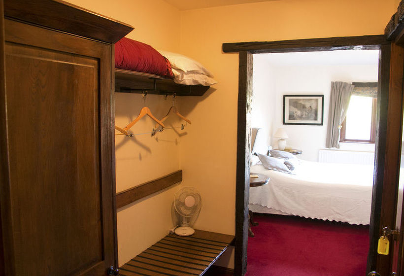 Hotel Honest Lawyer 6