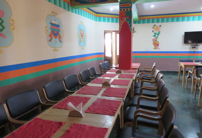 Hotel The Auspicious 3