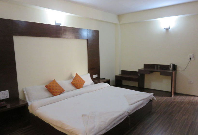 Hotel The Auspicious 6